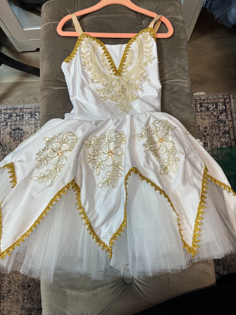 white Tutu School White/Gold applique, S