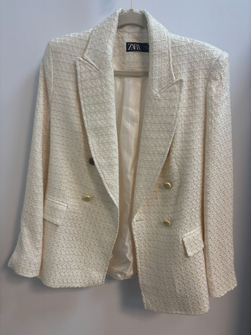 white ZARA blazer, M