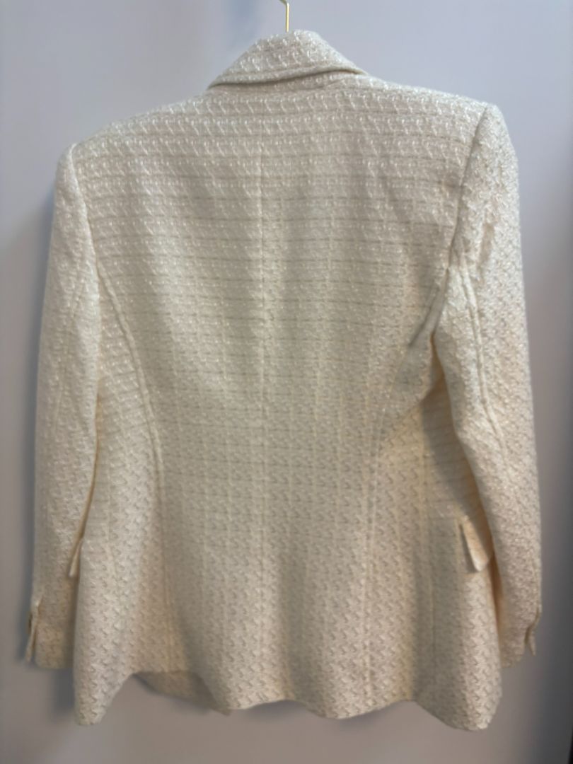 white ZARA blazer, M