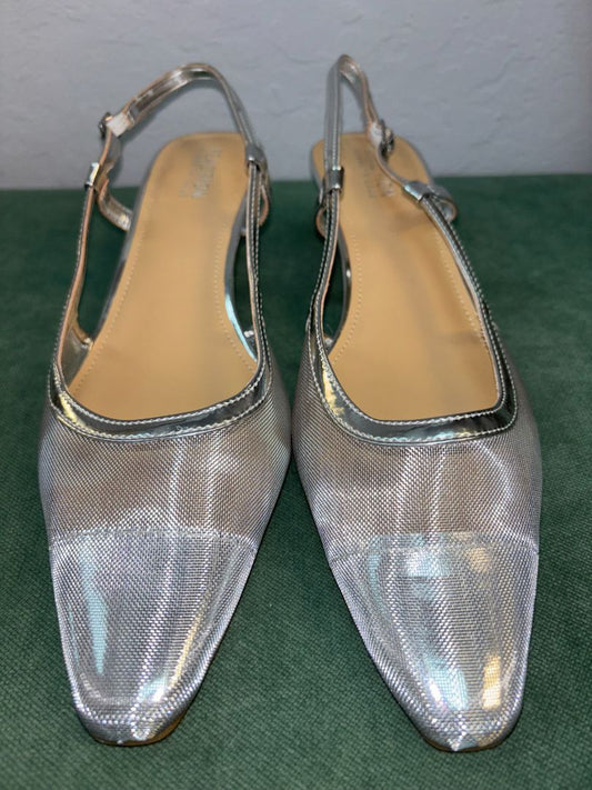 Kenneth Cole REACTION women’s fashion shoe with modern silhouette and versatile design

