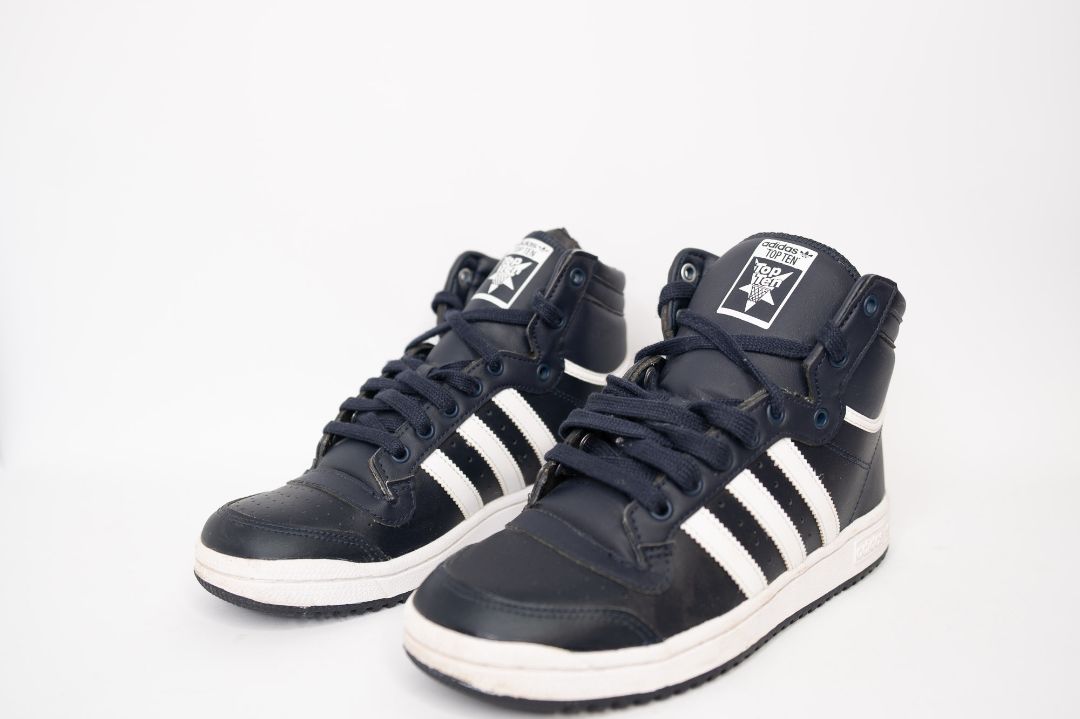 blue navy Adidas high top sneakers, 5W