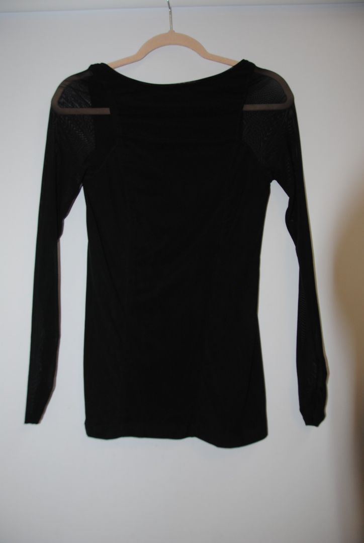 Majestic mesh black top