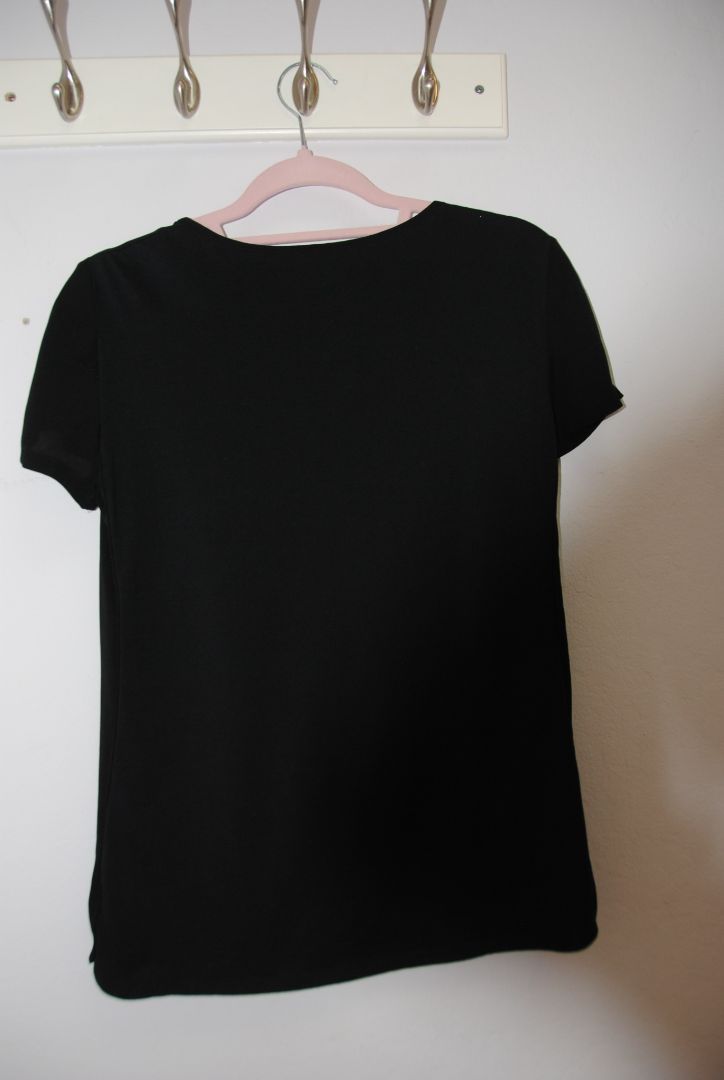 Theory scoop neck shirt