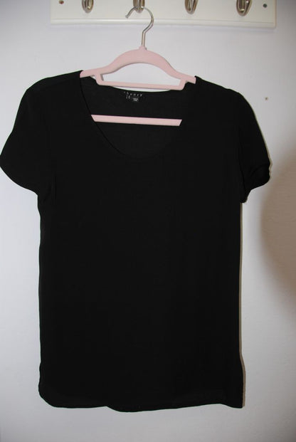 Theory scoop neck shirt