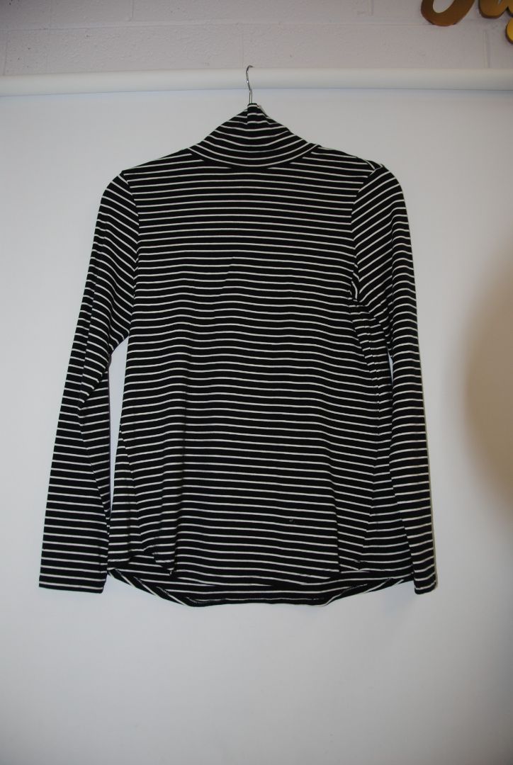 NA turtleneck